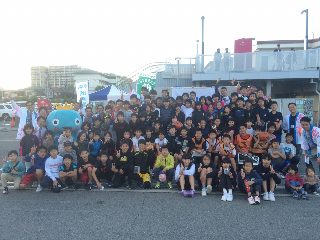 「SPORTS MEET UP 甲⼦園〜２０１５ JCストークスフェスティバル〜」の記念写真